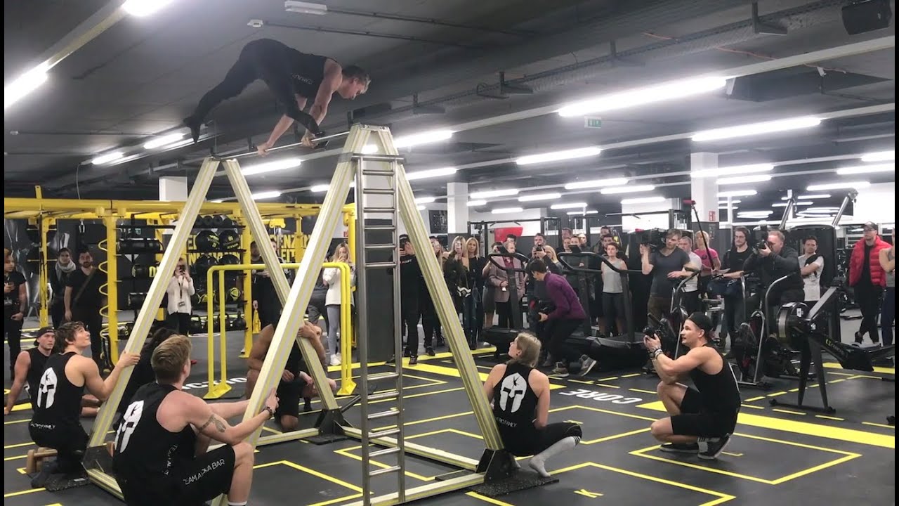 Calisthenics Show (FITINN opening)