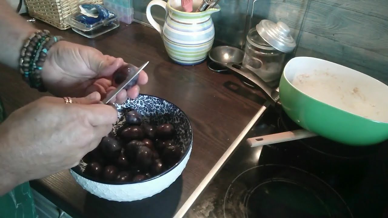 Ciasto kruche ze śliwkami.