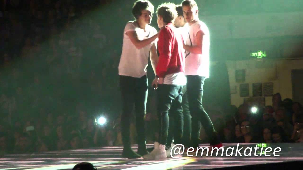 One Direction - Twitter Questions - Sheffield