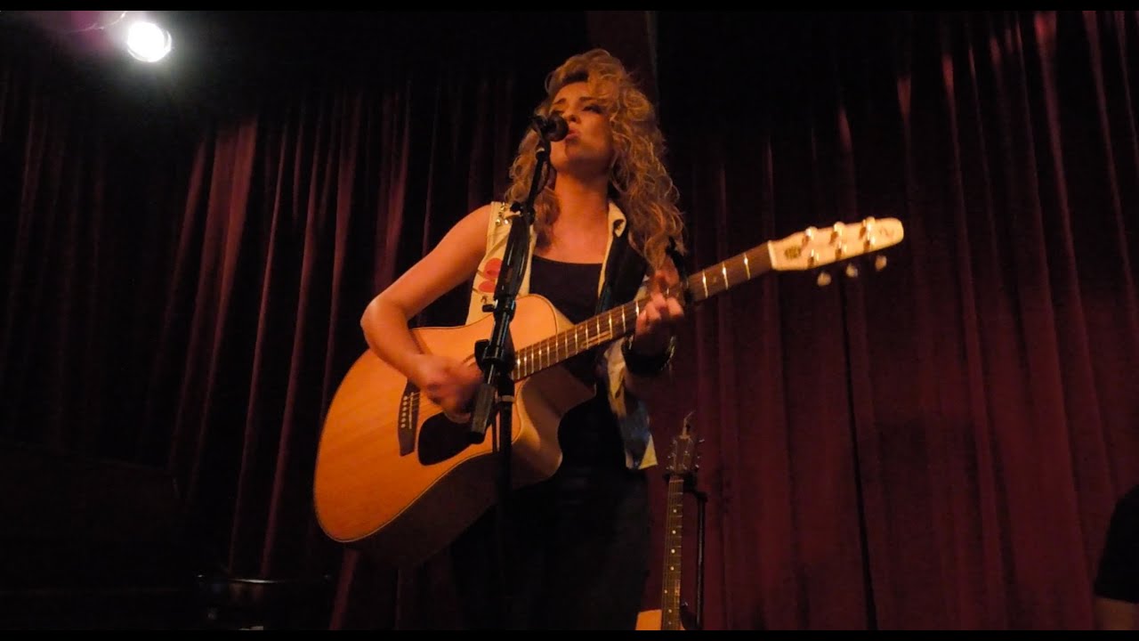 Tori Kelly - 