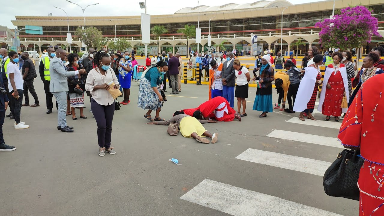 MAN OF GOD! PROPHET W MAGAYA LEAVES JKIA WITH POLICE ESCORT AND HEAVY MACHINES