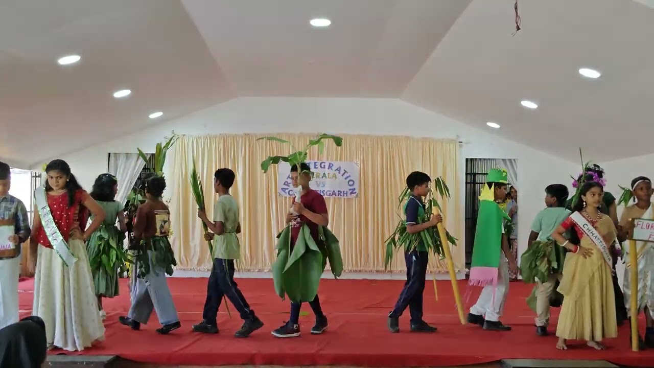 06  A Flora and Fauna–Themed Fashion Show of Kerala and Chhattisgarh