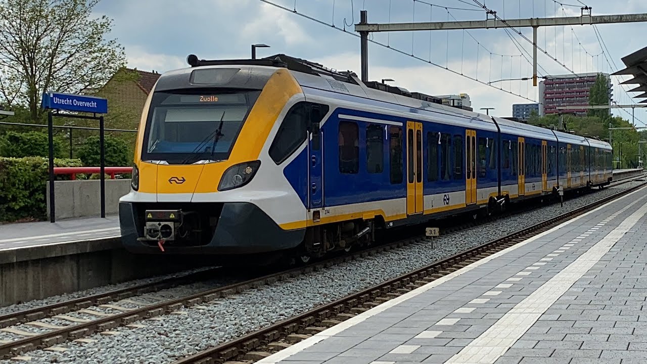 Treinen op station Utrecht Overvecht
