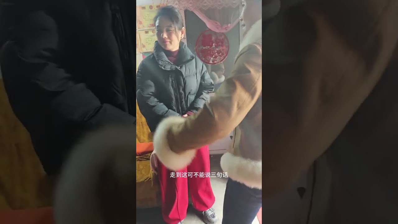 Mom's Emotional Gift: Handmade Lanterns for Her Granddaughter