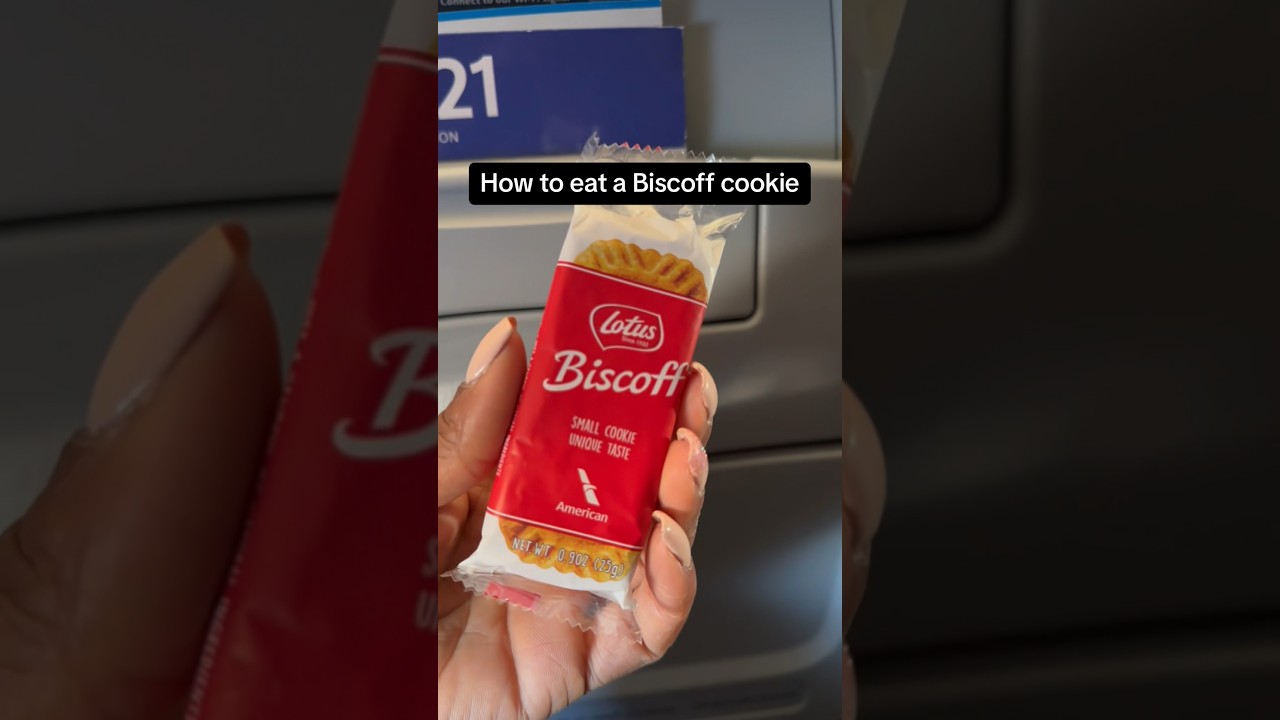 Единственный способ съесть печенье #biscoff 😋