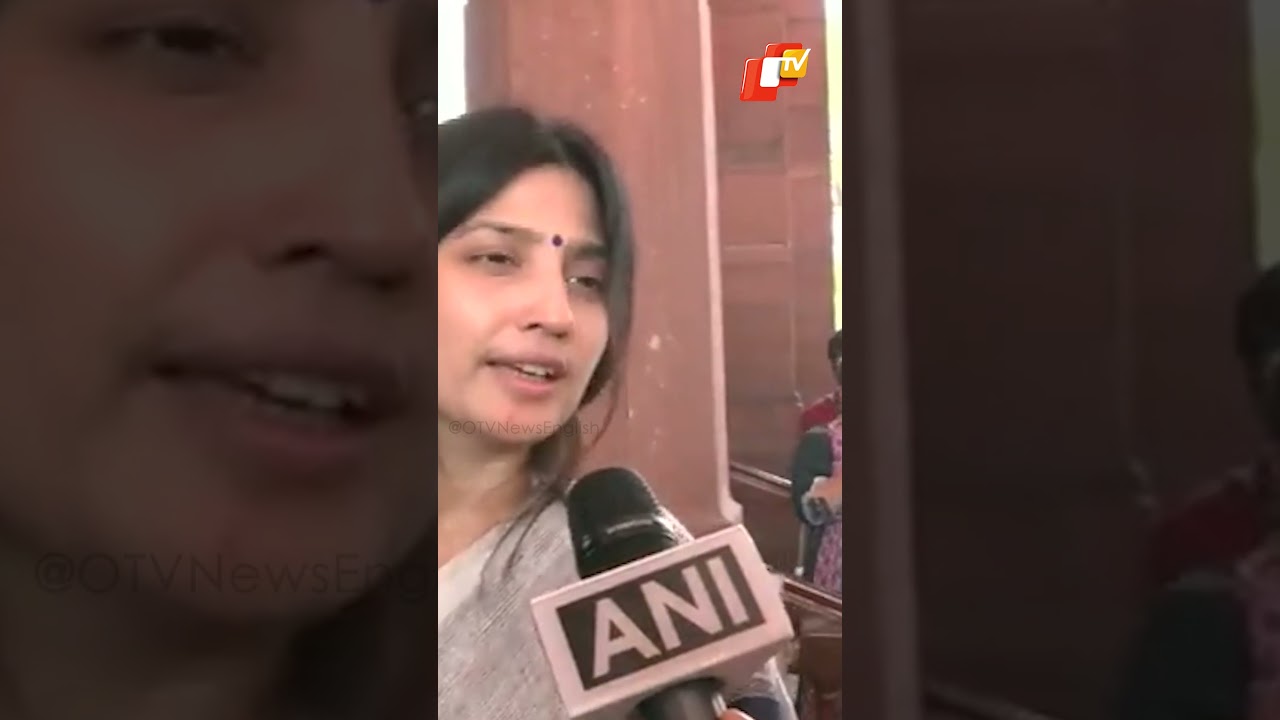 SP Leader Dimple Yadav Congratulates Rahul Gandhi After He Returns As MP