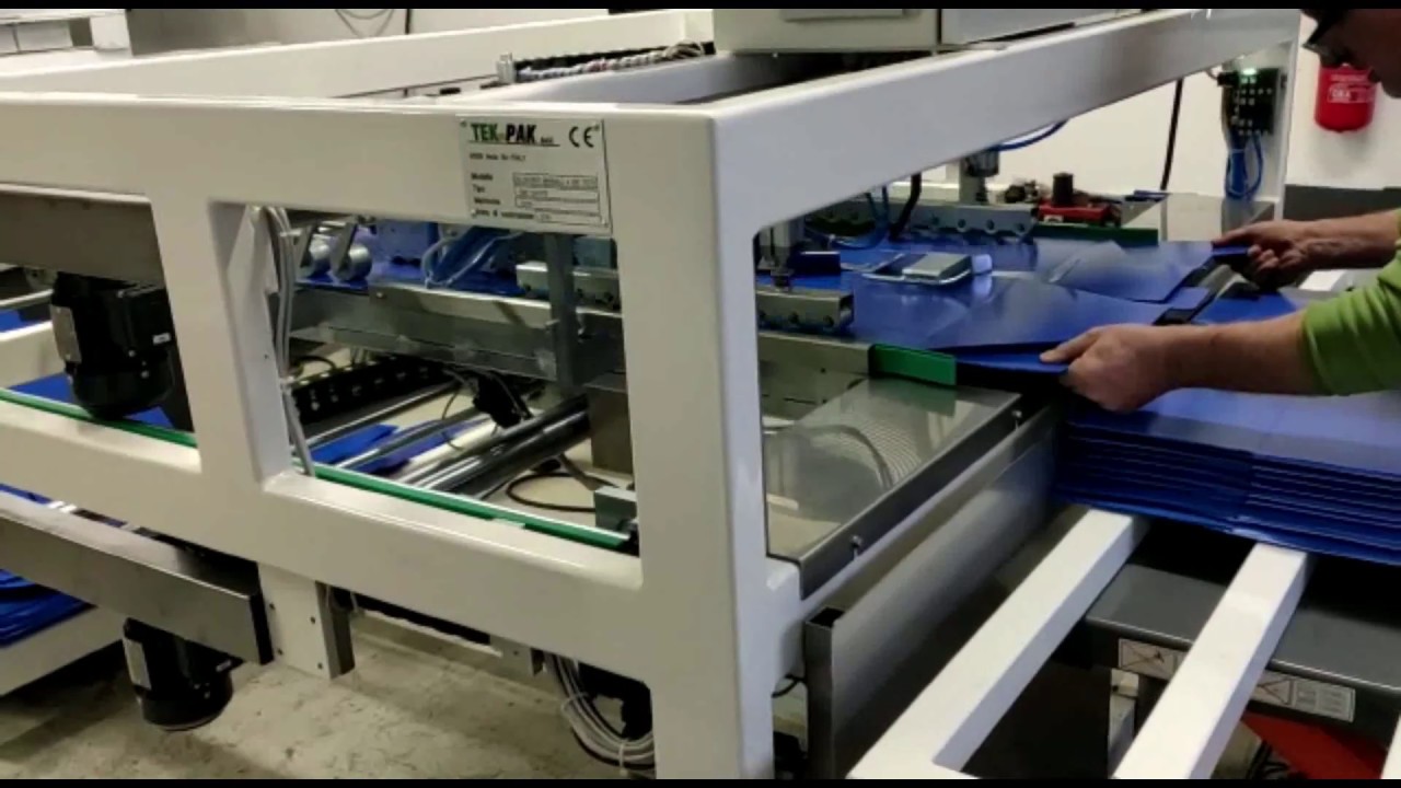 RSC boxes double head welding / assembling machine for corrugated plastic and bubble guard sheets
