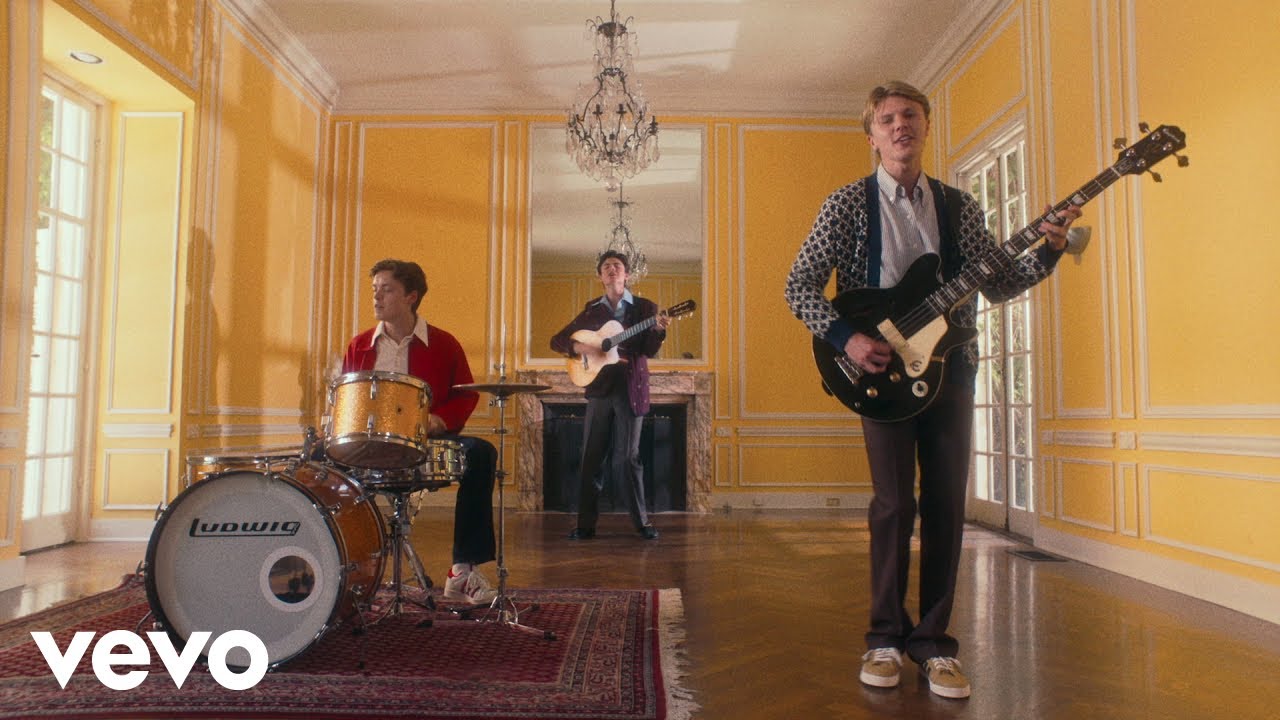 New Hope Club - Call Me a Quitter (Official Video)