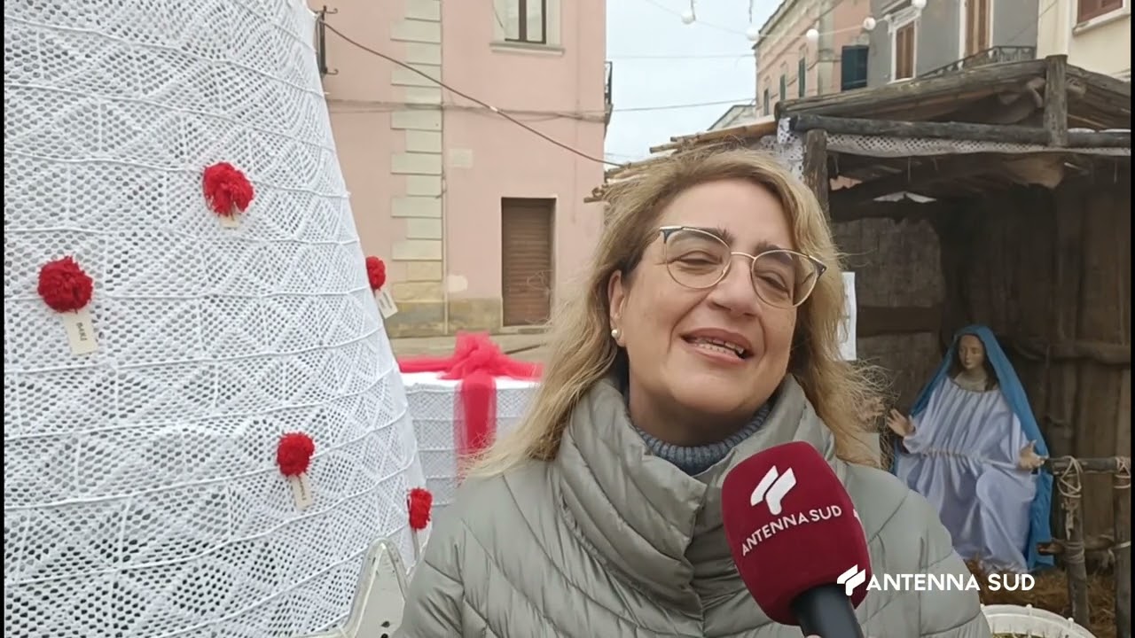 10 Dicembre 2022   San Pietro Vernotico BR    Tornano l'albero all'uncinetto