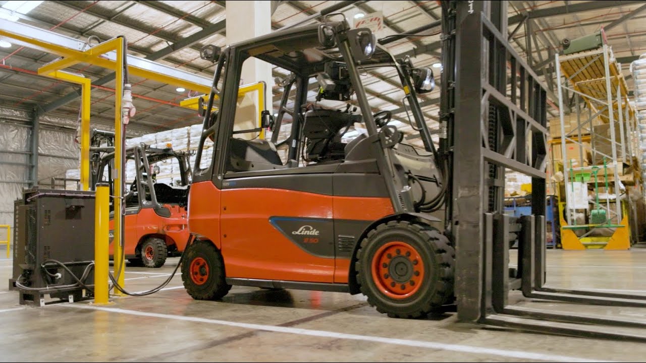 Fonterra + Linde Material Handling: Linde connect:charger