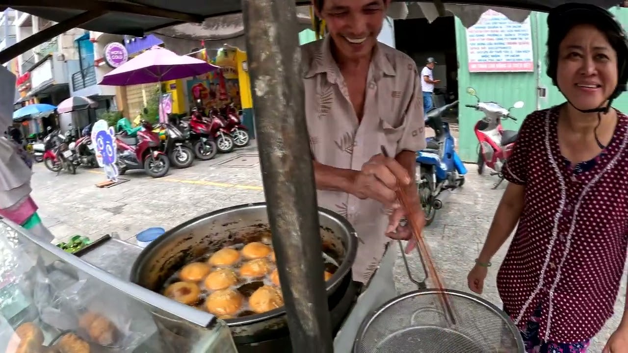 終於在越南西貢胡志明市唐人街遇到一個說粵語的人 Finally meet someone speak Cantonese in Chinatown Ho Chi Minh city  Vietnam
