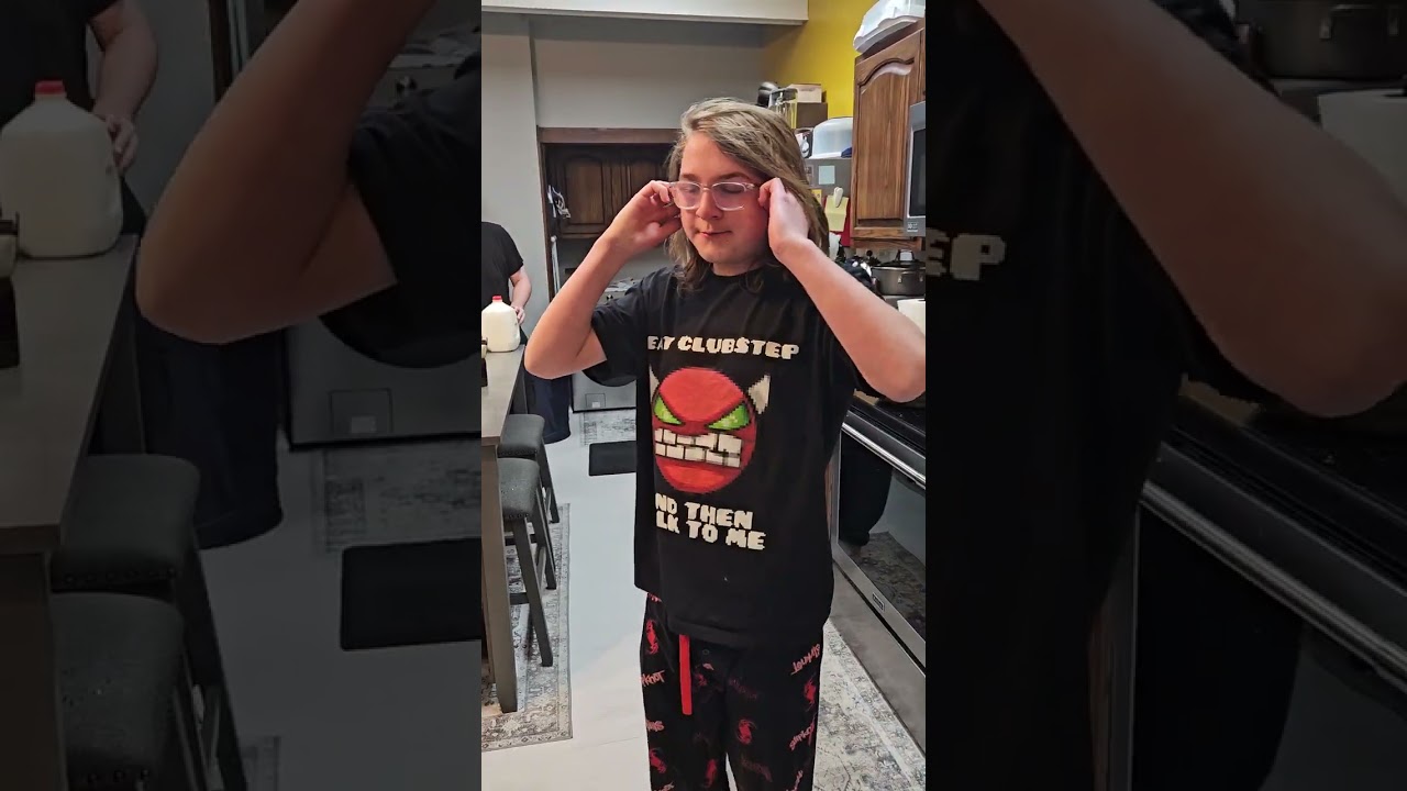 Dummies Try Dried Carolina Reapers! 