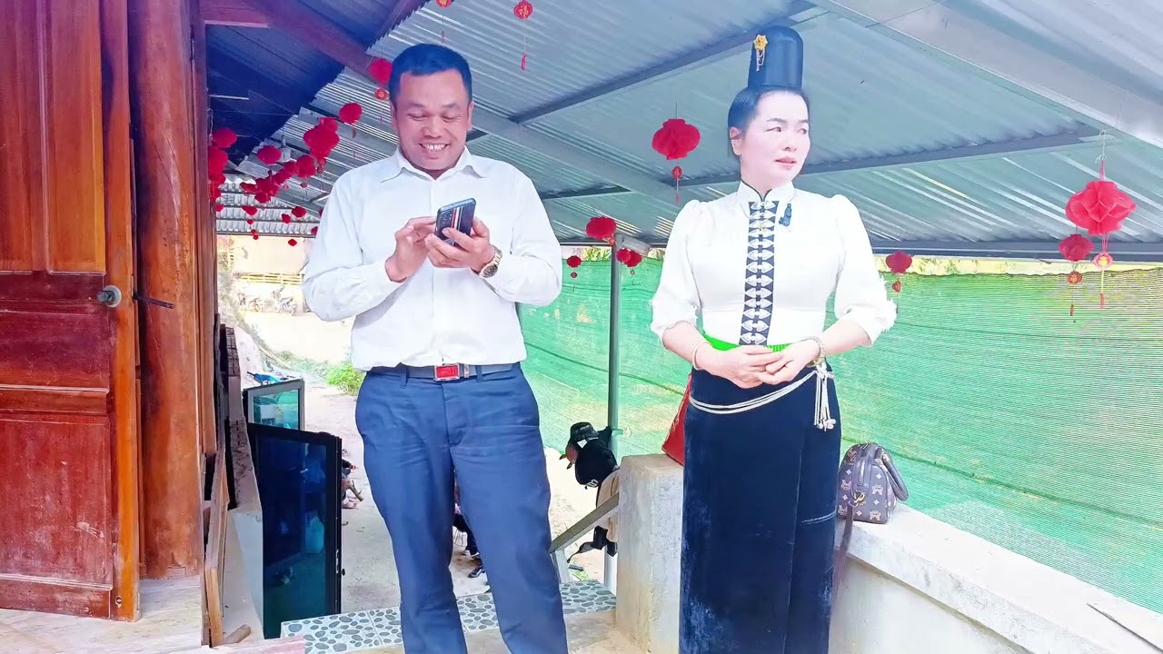 THUẬN LỢI VÀ LƯỜNG TÂN HÁT GIAO DUYÊN 