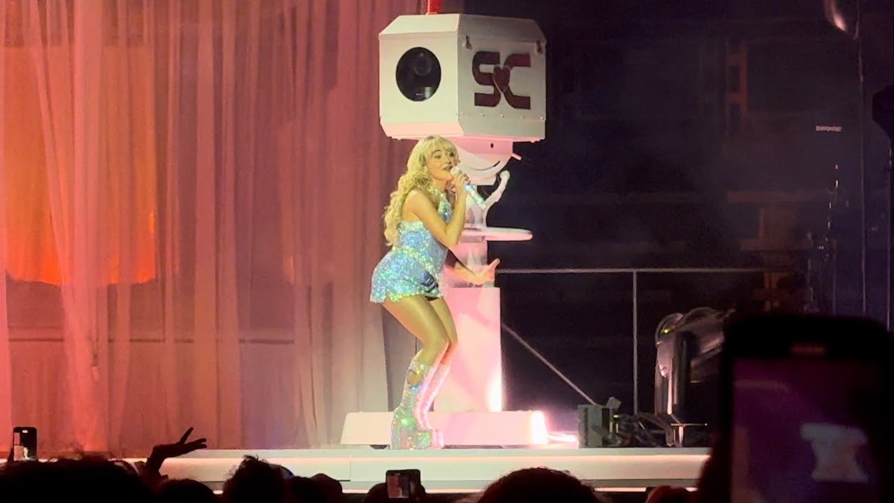 Sabrina Carpenter Please Please Please Live Short and sweet tour Columbus OH