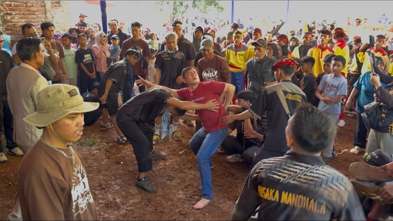 Banyak Yang Kesurupan! Bubuka Seni Reak Pusaka Mandhala Babakan Sumedang