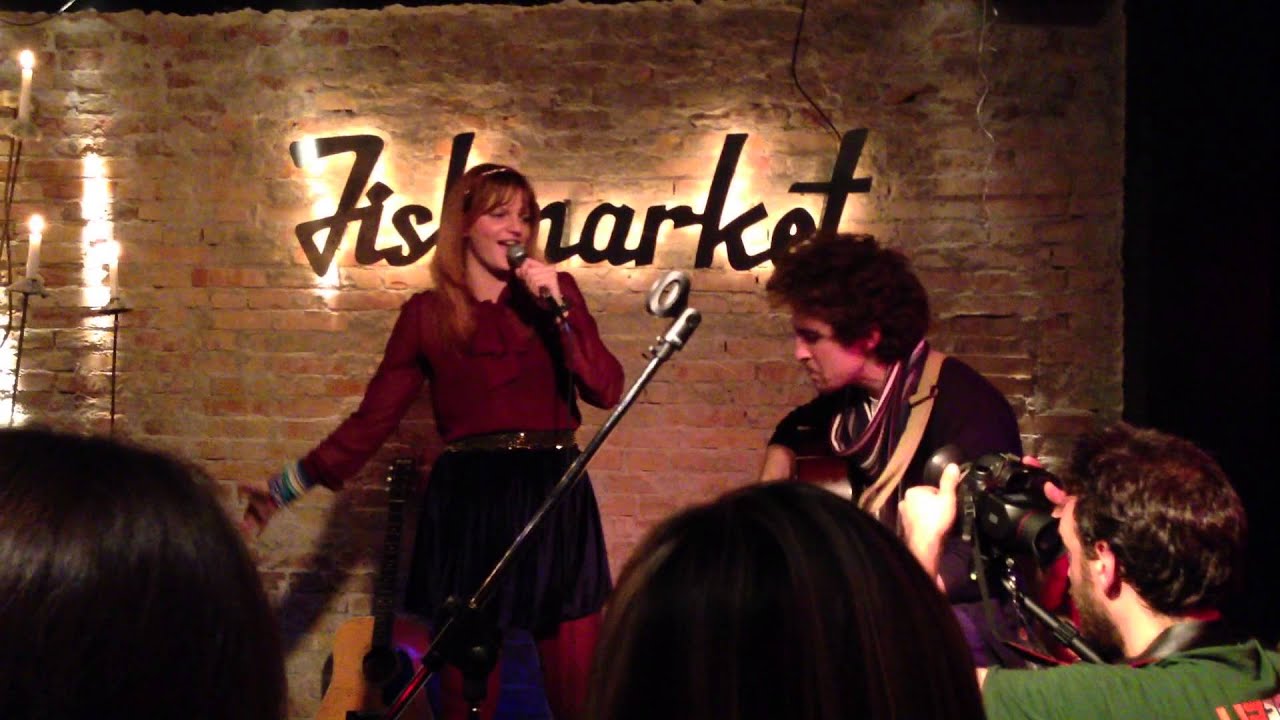 Chiara Galiazzo - Shake it out (live) @Fishmarket Padova, 01-12-2012 (Florence & The Machine cover)