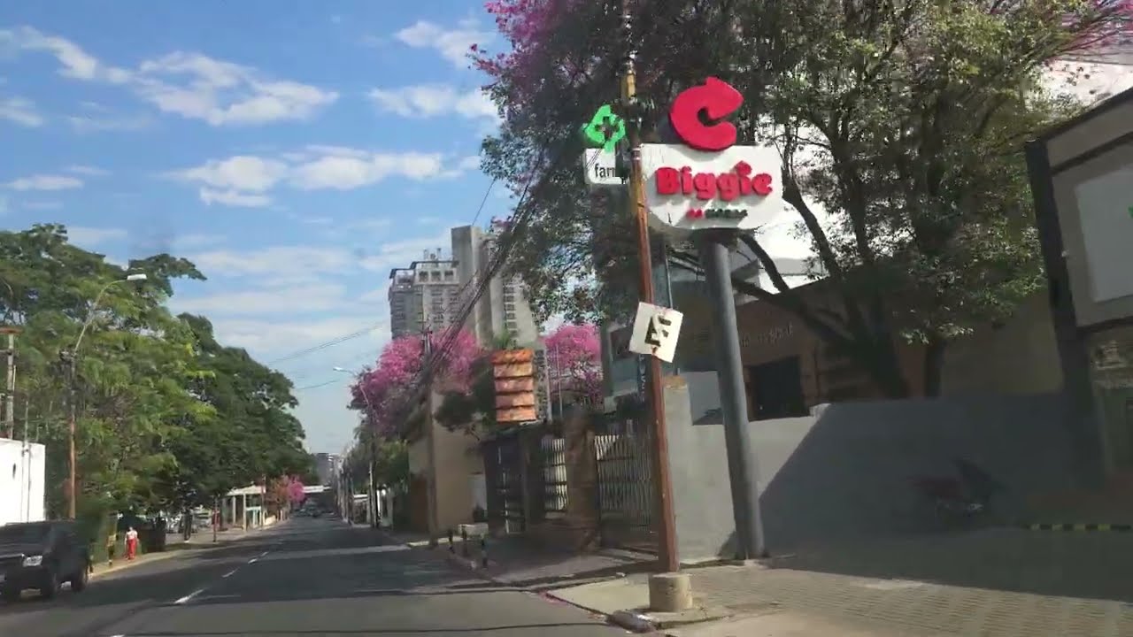 Recorriendo las calles de Asunción del Paraguay Madre de Ciudades. 