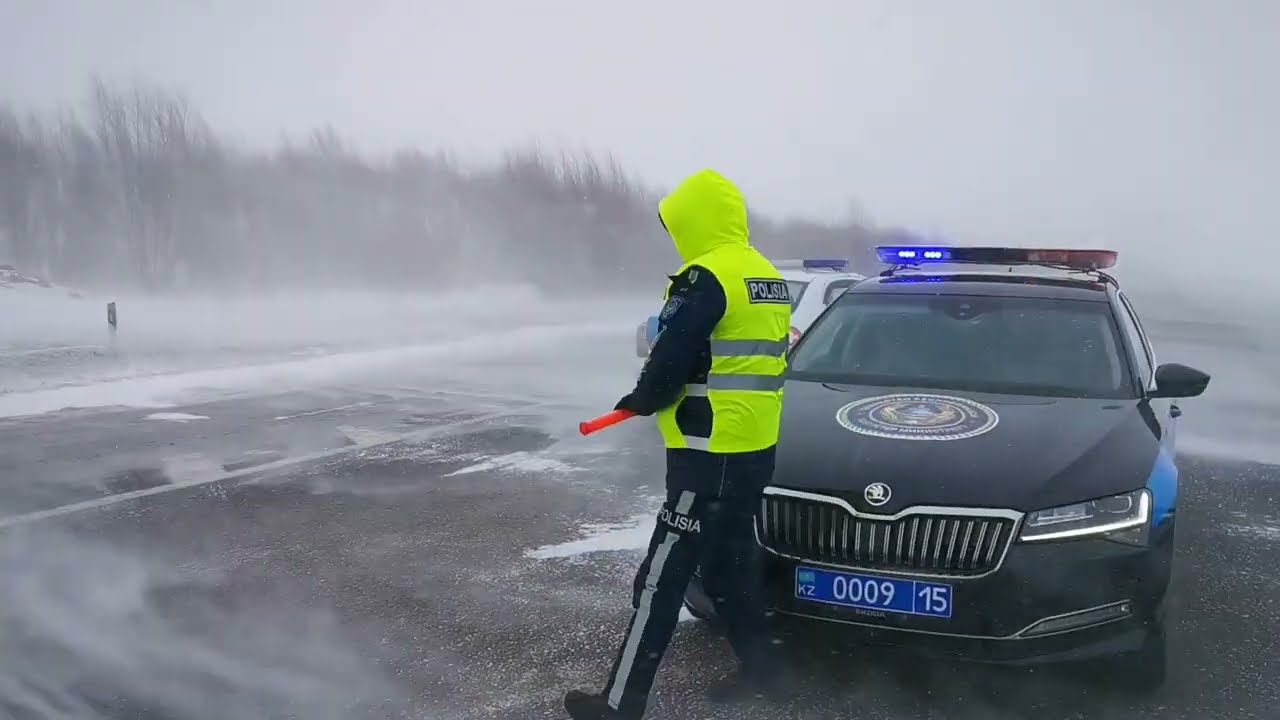 Последствия непогоды: 2500 абонентов остались без электроэнергии