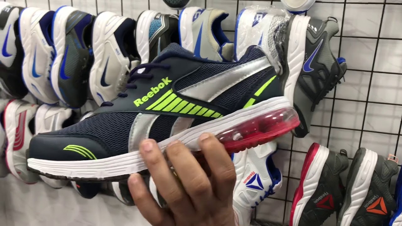 SPORTS SHOES WHOLESALE MARKET (CHEAPEST SPORTS SHOES VARIETY) (PART-1) CHANDNI CHOWK, BALLIMARAN