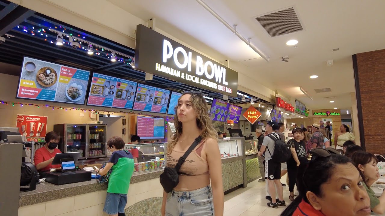 Exploring Largest Food Court in Hawaii's largest Mall! Ala Moana Makai Food Court!