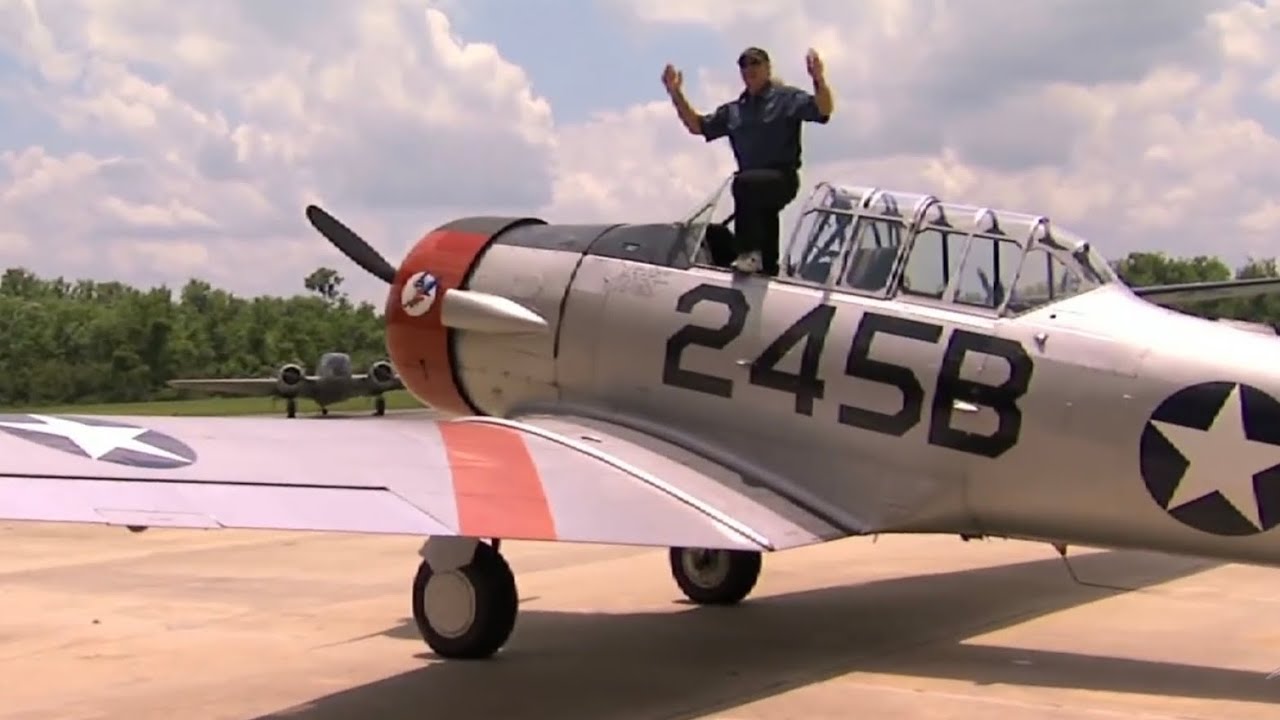 North American AT-6 - Flight & FlyBys