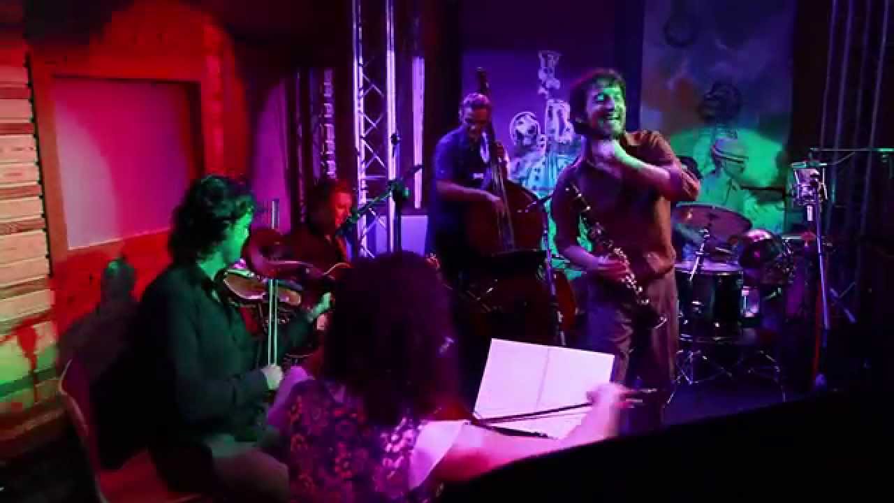 NACHO MASTRETTA - Bajo la luz de la luna