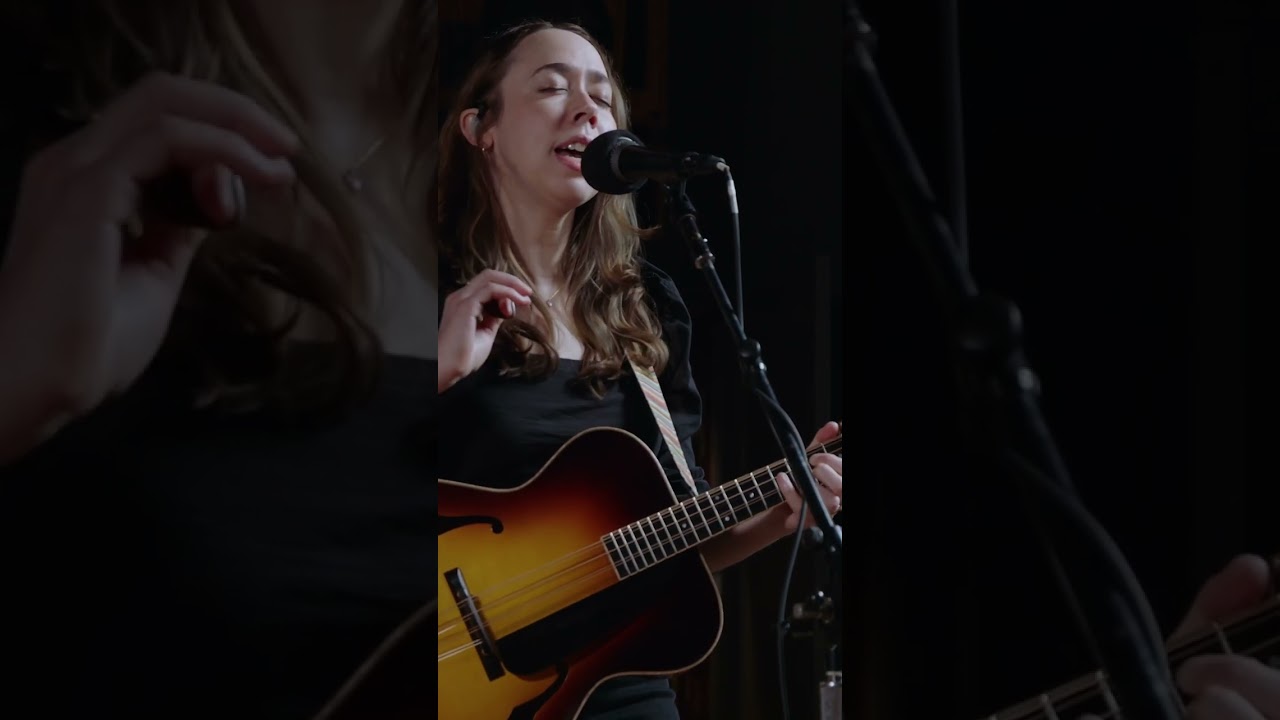 Sarah Jarosz 🔥 mandolin solo on 