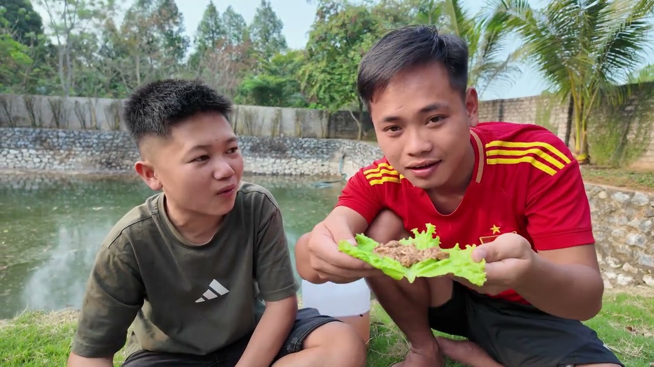 Mao Đại Ca Nấu Món Ăn Độc Lạ Khiến Cả Team Trầm Trồ