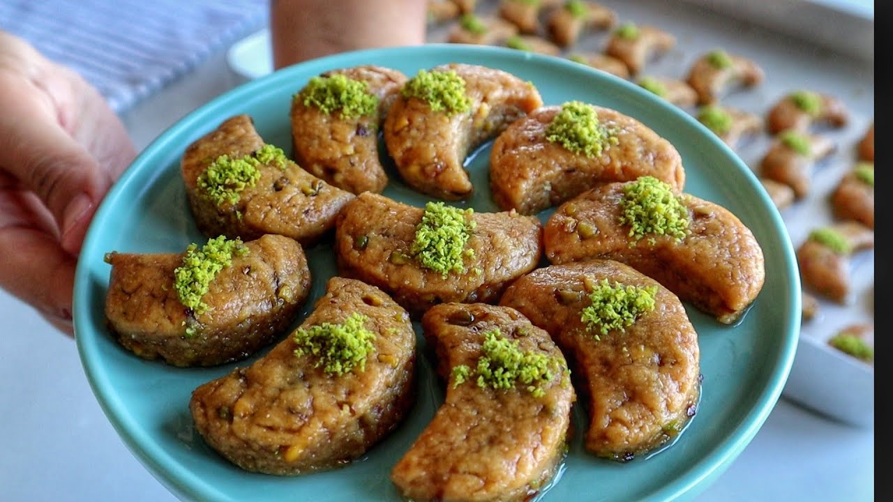 Daha Kolayı Yok ❗ Dakikalar İçerisinde Bir Tepsi Tatlı Hazır 👍 Şerbetli Ay Tatlısı / Bayram Tatlısı