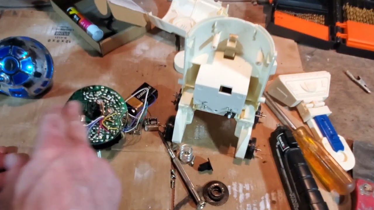 1979 Kenner Remote Control R2-D2 Disassembly and Gear Repair