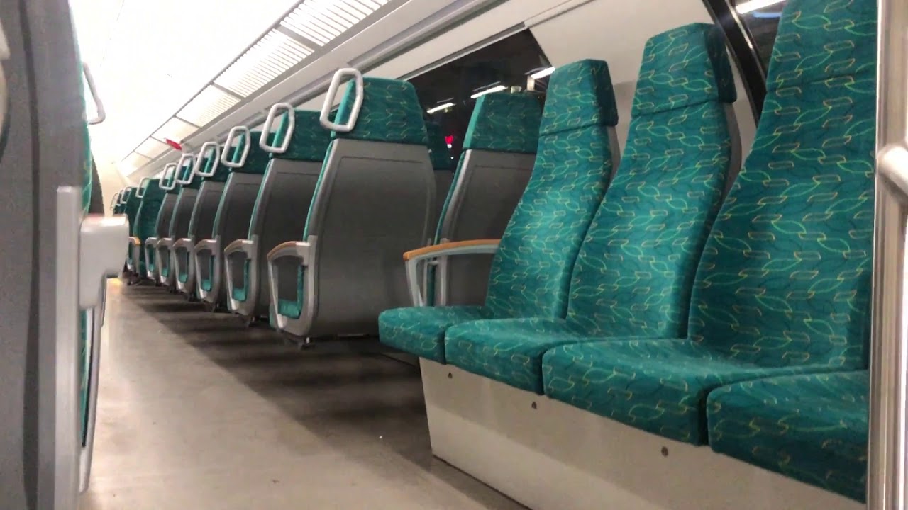 Rundgang im ODEG Kiss auf der RE 4 am Berliner Hbf