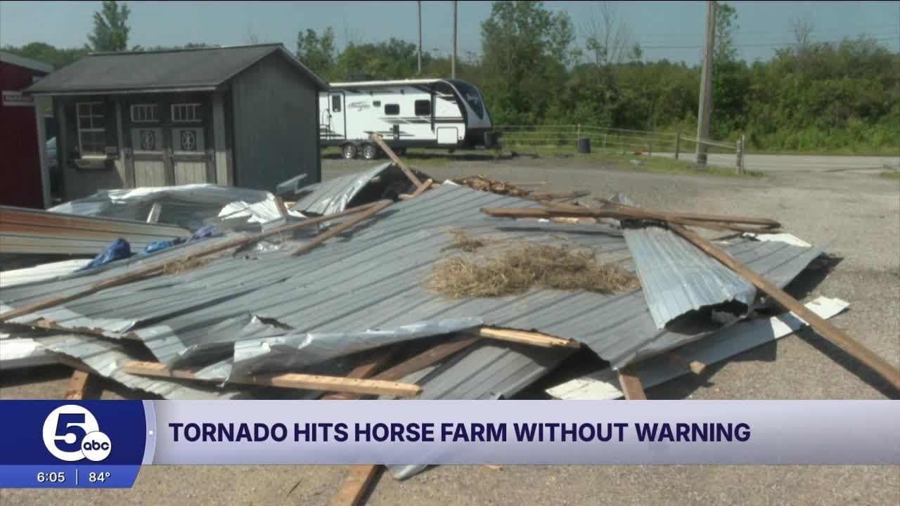 Tornado damages barn in Geauga County, injures horses