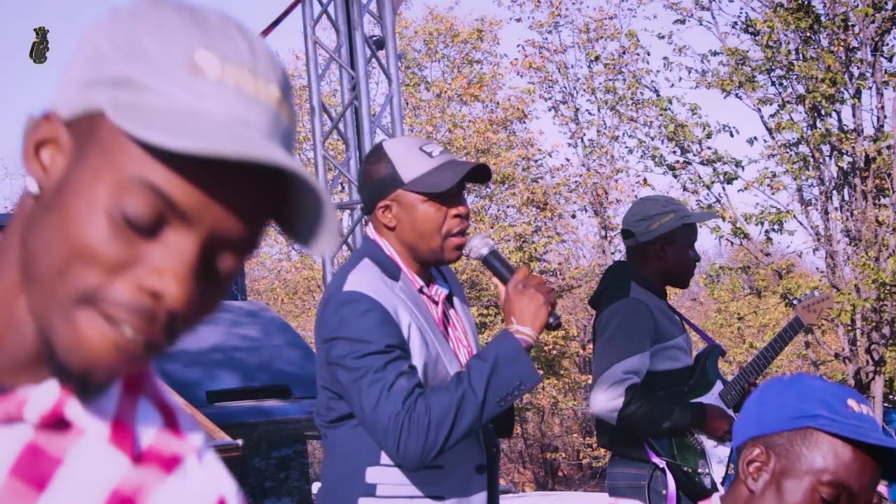 MAGWAZA _e Tsholotsho