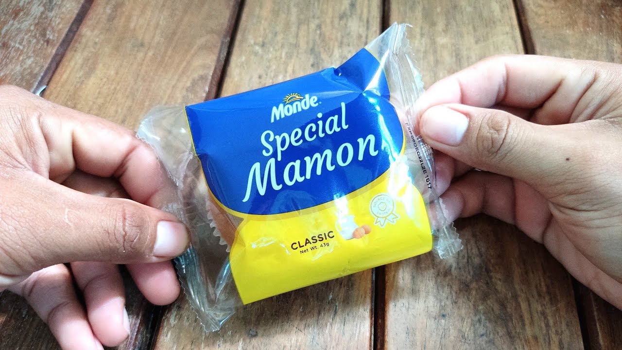 Unwrapping Monde Special Mamon Classic flavor