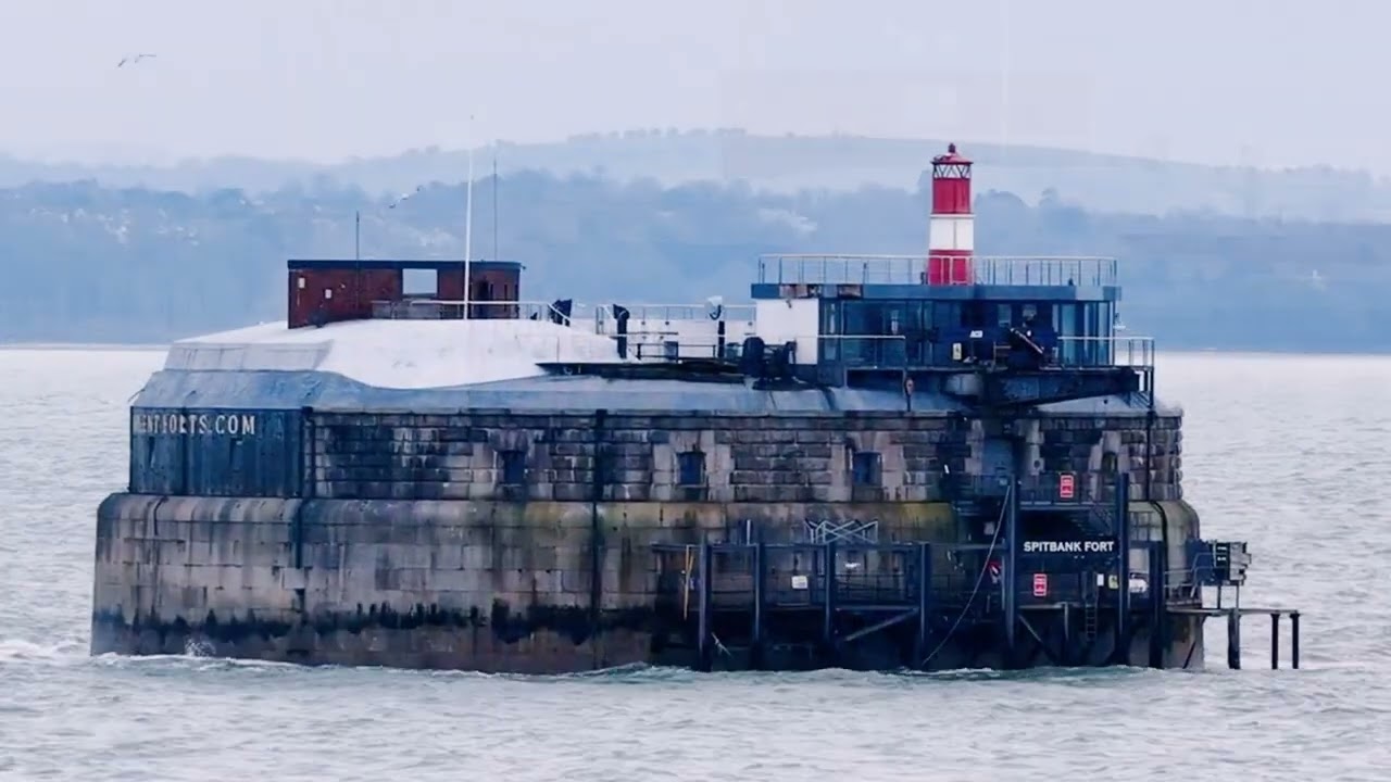 Visit Portsmouth : Spitbank Fort - Did you know ?