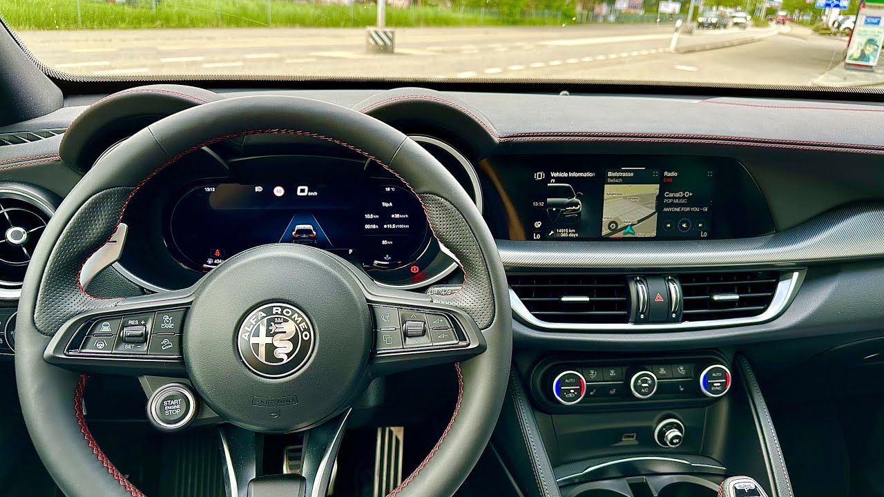 Новая мультимедийная система Alfa Romeo и цифровая приборная панель 2024