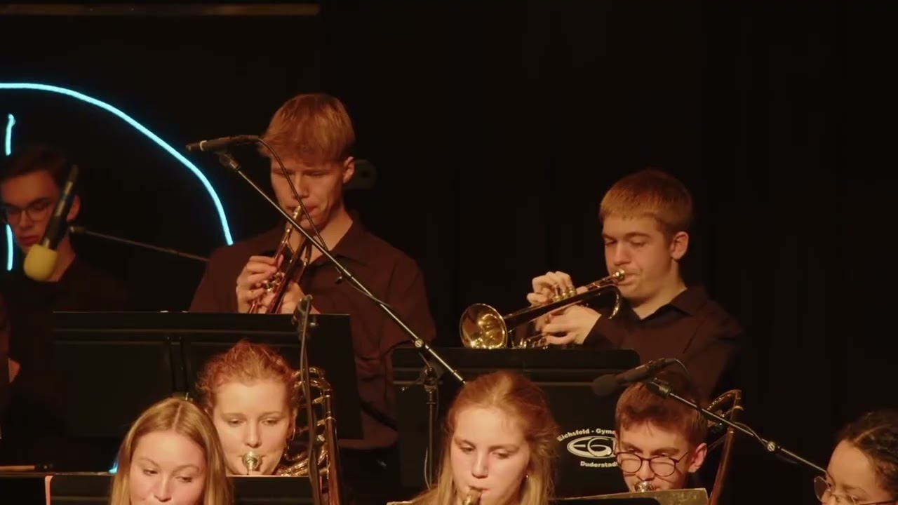 Weihnachtssoiree 2025 - BigBand mit „All i want for Christmas is you“