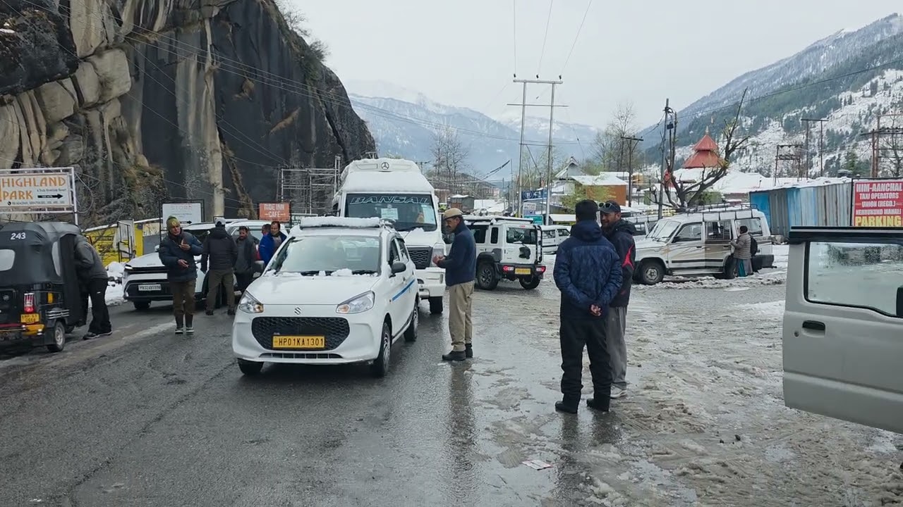 खराब मौसम के चलते कोई भी गाड़ियां solang valley नहीं भेजी गई