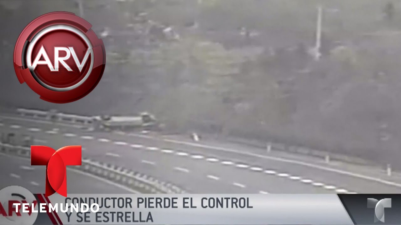 Conductor perdi&oacute; el control de su auto y choc&oacute; | Al Rojo Vivo | Telemundo