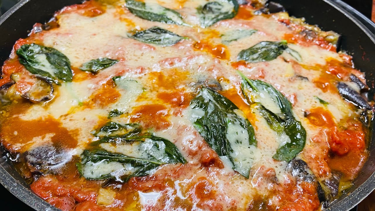 Melanzane veloci in padella, con pomodoro e parmigiano ￼