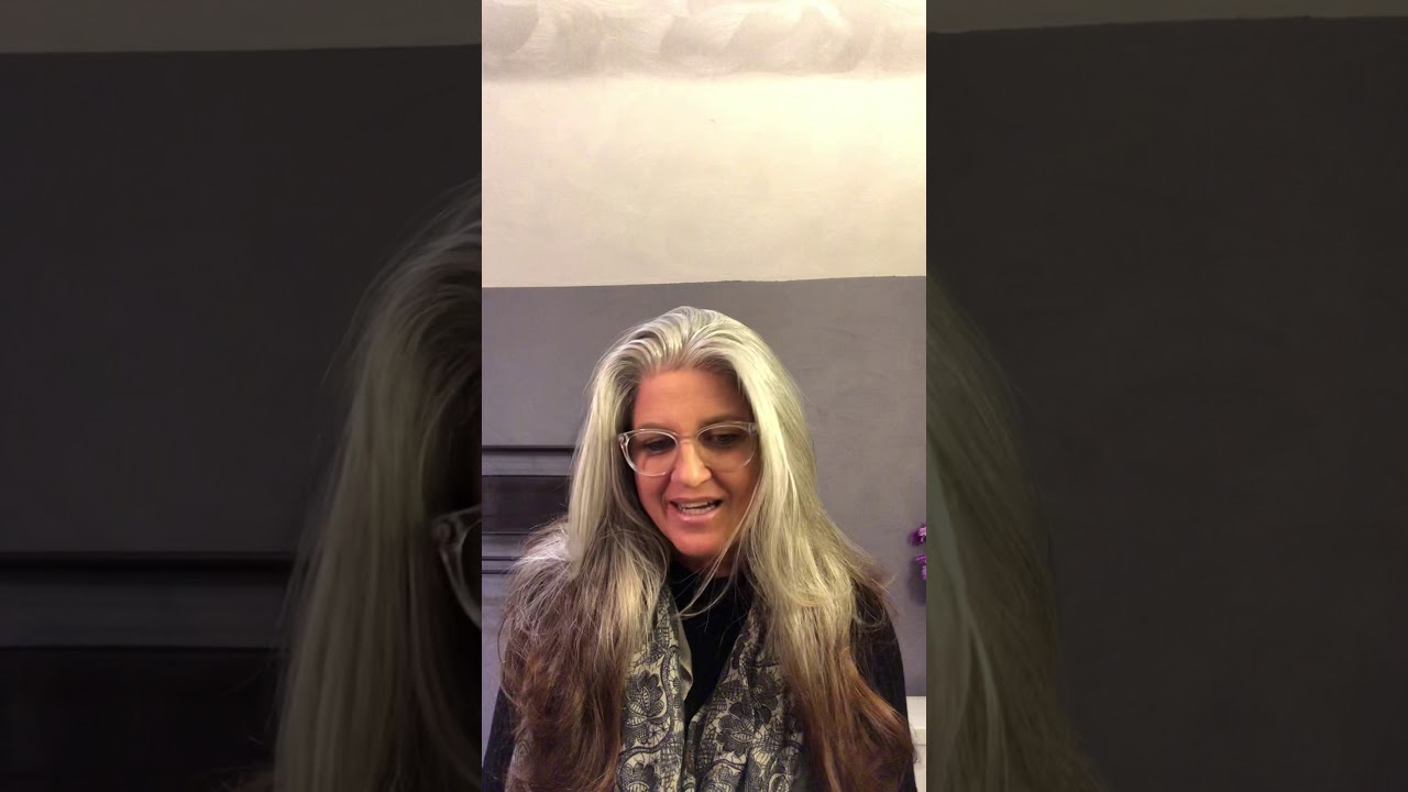 Growing out my grey hair (22months now)