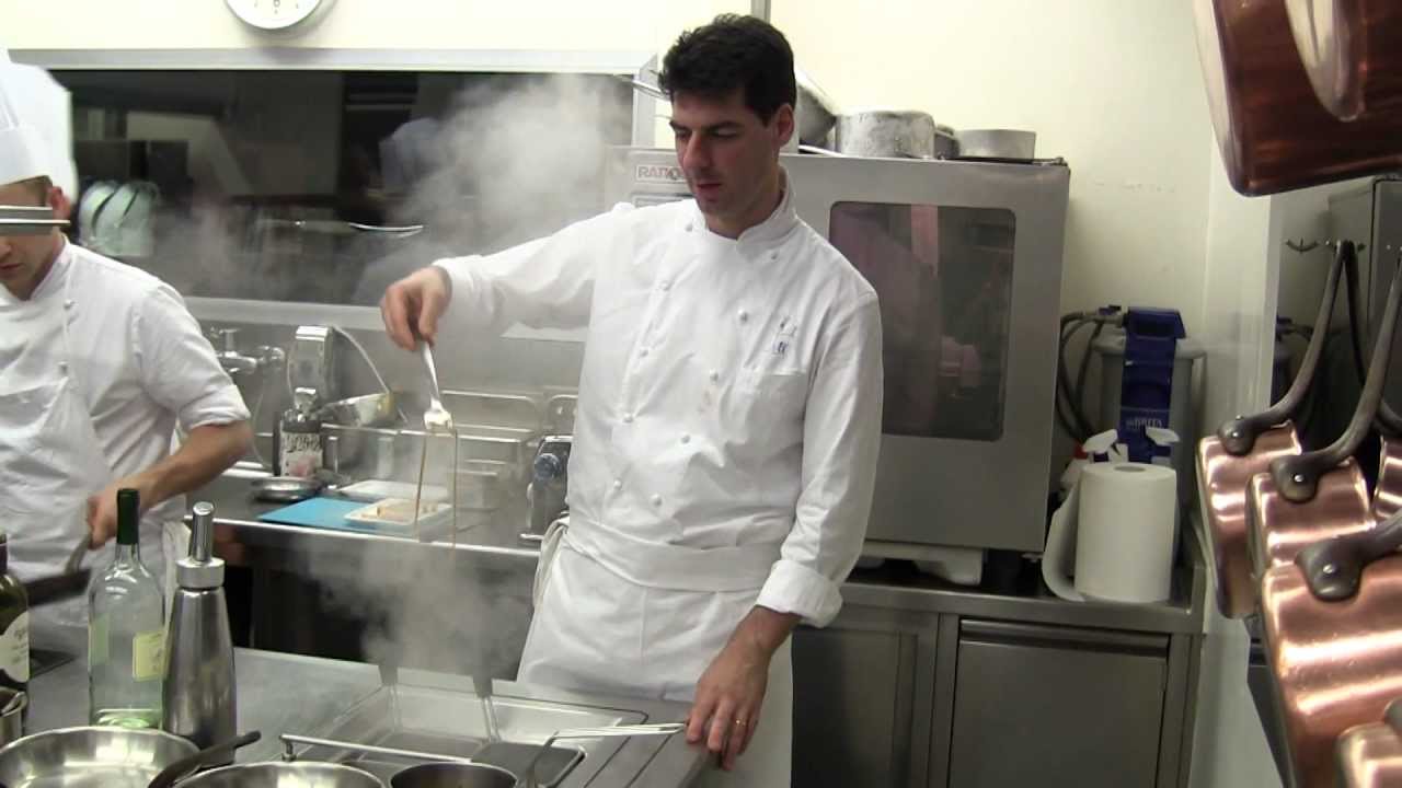 Alajmo prepares a dish with linguine at 3 Michelin Le Calandre
