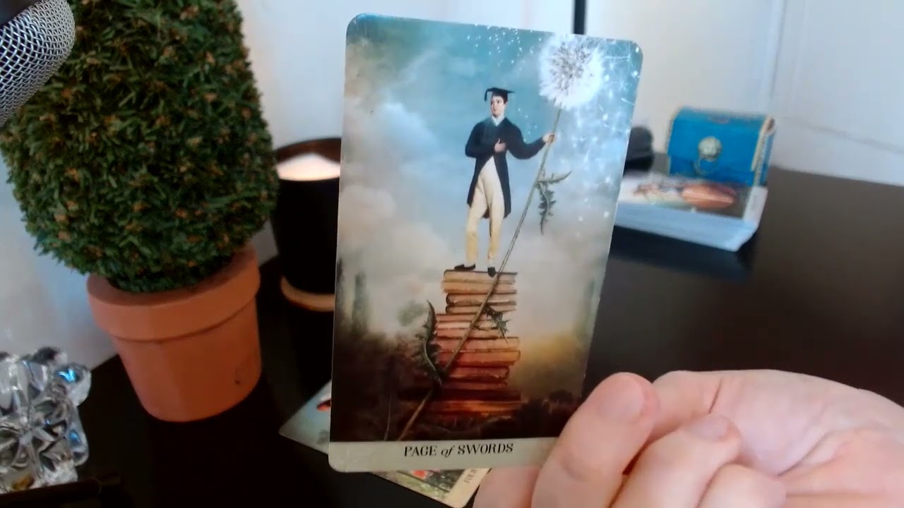 ♑CAPRICÓRNIO  18 à 24 Junho 💝 ALGUÉM NÃO TIRA VC DA CABEÇA. TE PROCURA E CONTA TUDO!  🔮💚💙