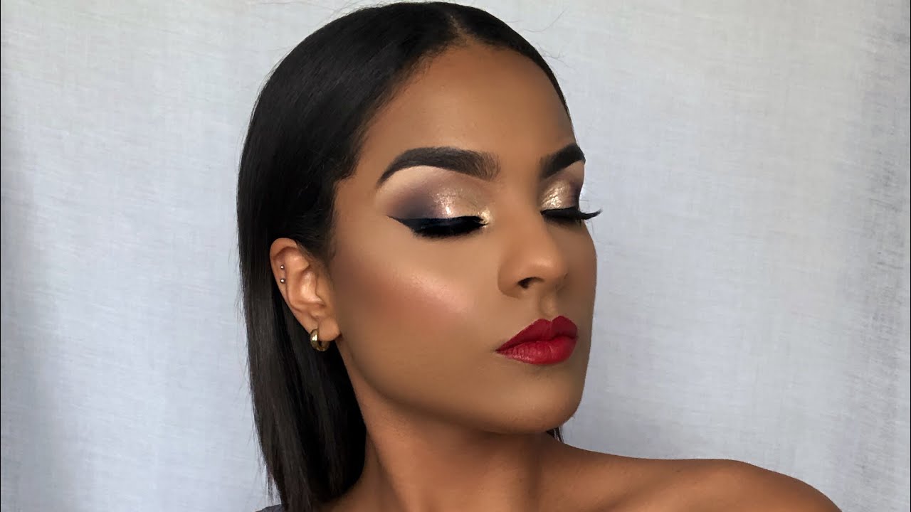 Maquillaje de noche con tonos fríos y labios rojos | Elvira Ramos