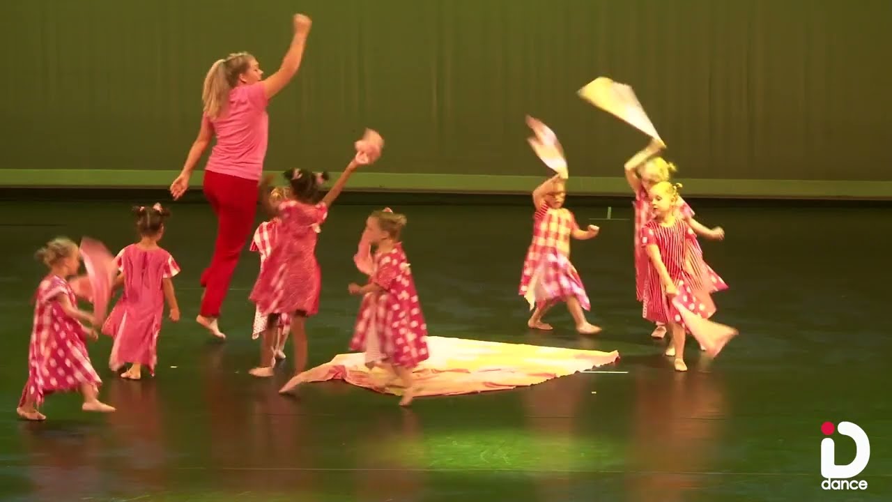 ID Dance op zoek - Klassiek 4 6 jaar Lent Tess D
