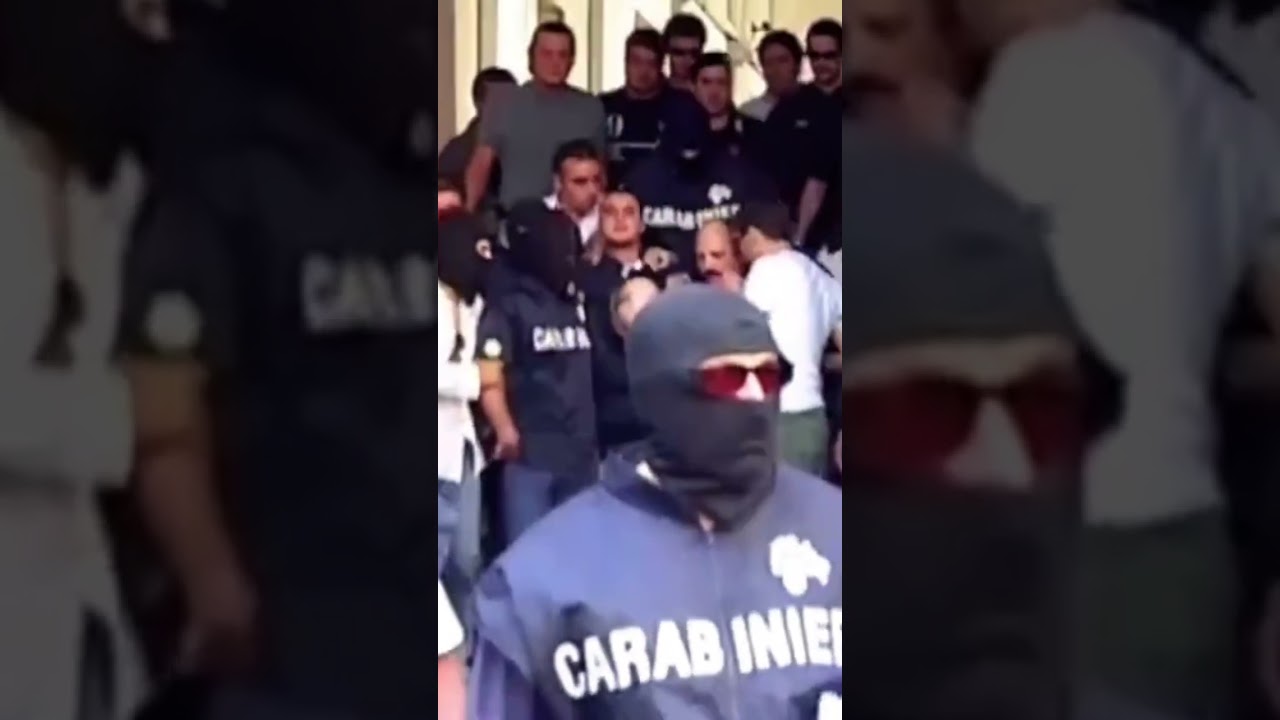 L'arresto del boss Paolo Di Lauro, detto Ciruzzo 'o milionario. #camorra #Napoli #Scampia #crime