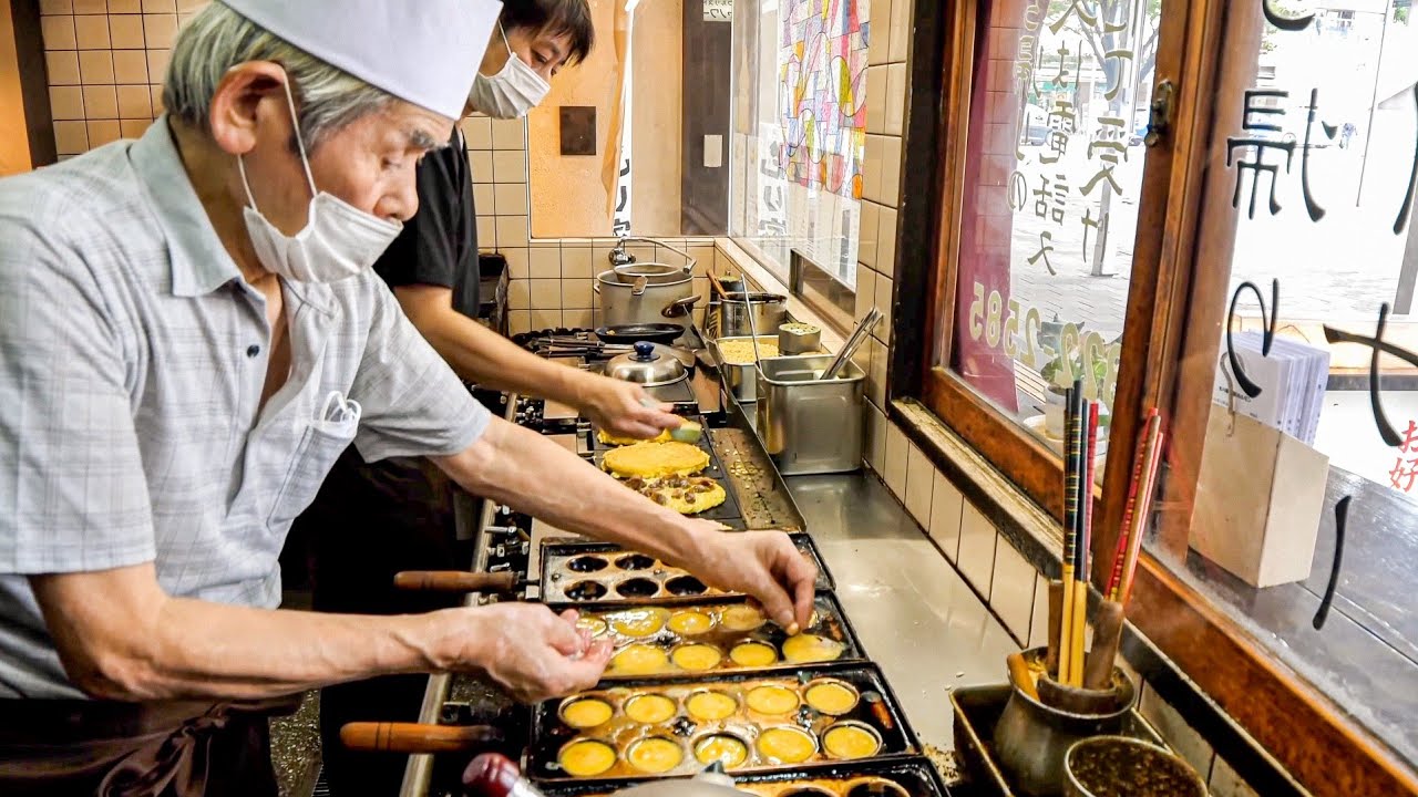 凄まじい鉄板さばきが炸裂する激シブお好み食堂の絶品グルメ丨Okonomiyaki - Food in Hyogo JAPAN