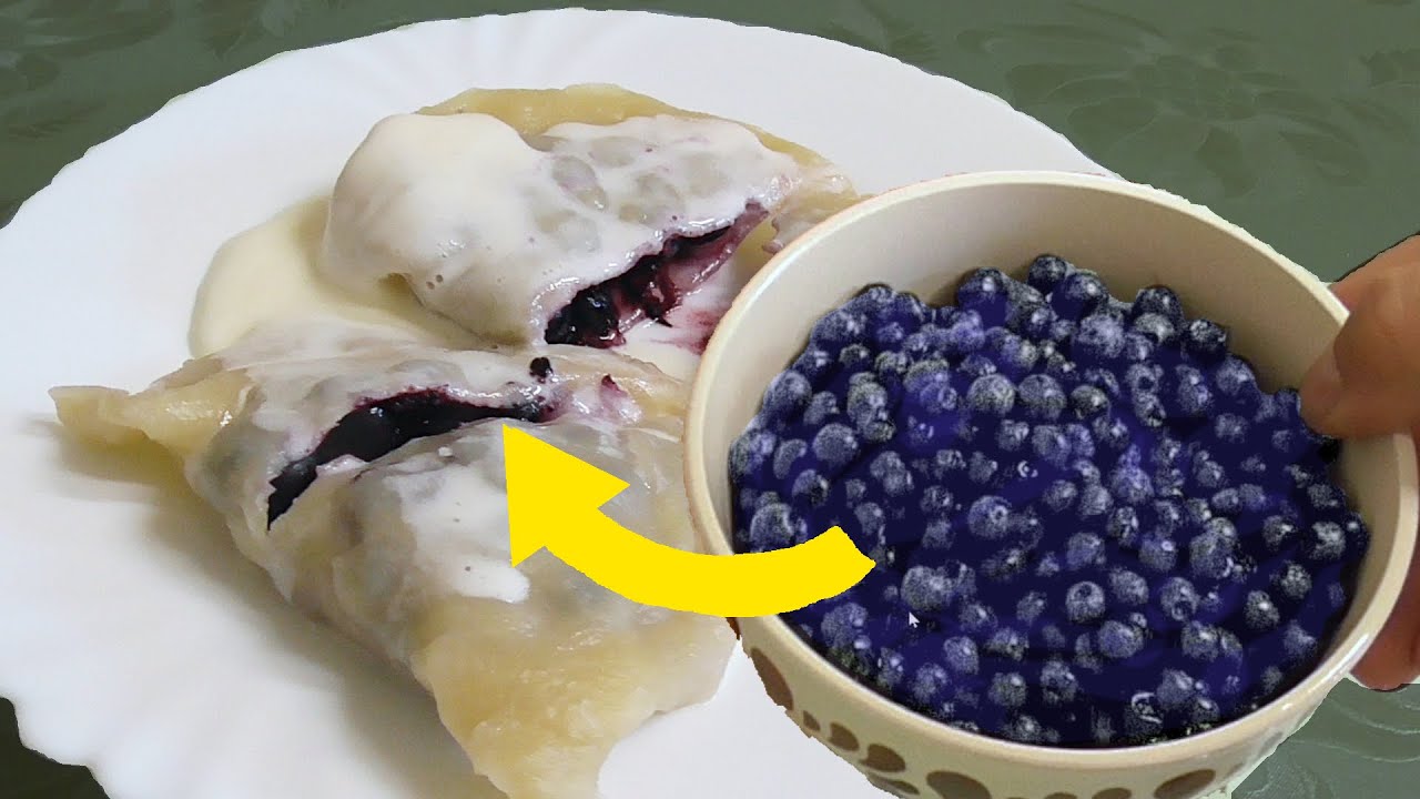 Blaubeer-Piroggen mit Sahnesauce
