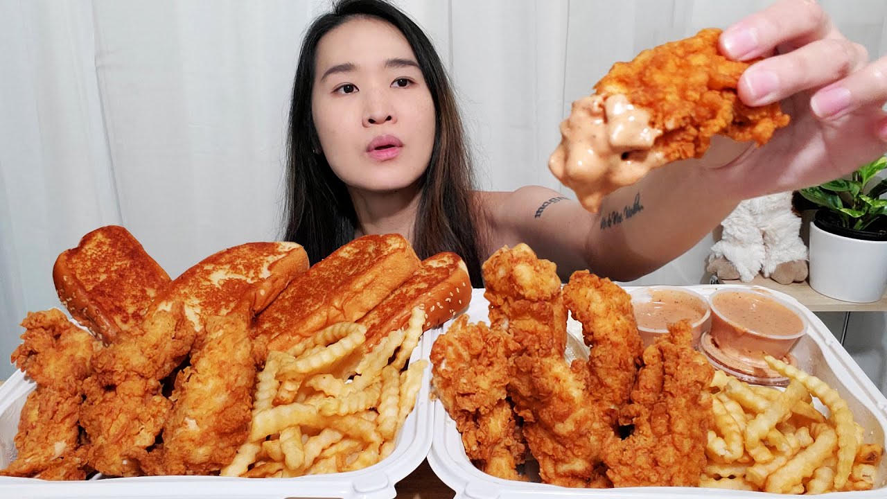 Невероятно аппетитные куриные наггетсы и техасские тосты от Raising Cane's | Мукбанг ASMR-шоу с едой