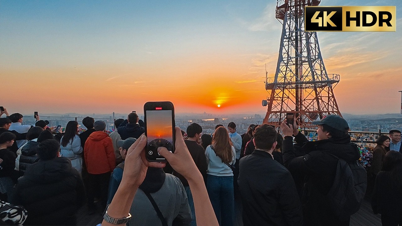 서울 노을 명소 남산타워 전망대 | 황금빛 석양 스카이라인 | Seoul Sunset at Namsan Tower Observatory 4K | Golden Skyline View